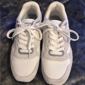 Reebok White and Gray Sneakers 7.5